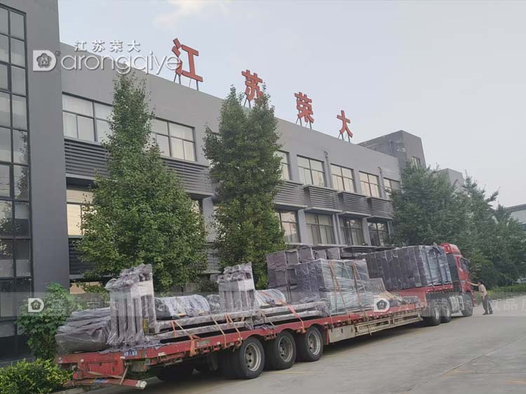 安徽公交站臺(tái)發(fā)貨裝車(chē)完成圖片