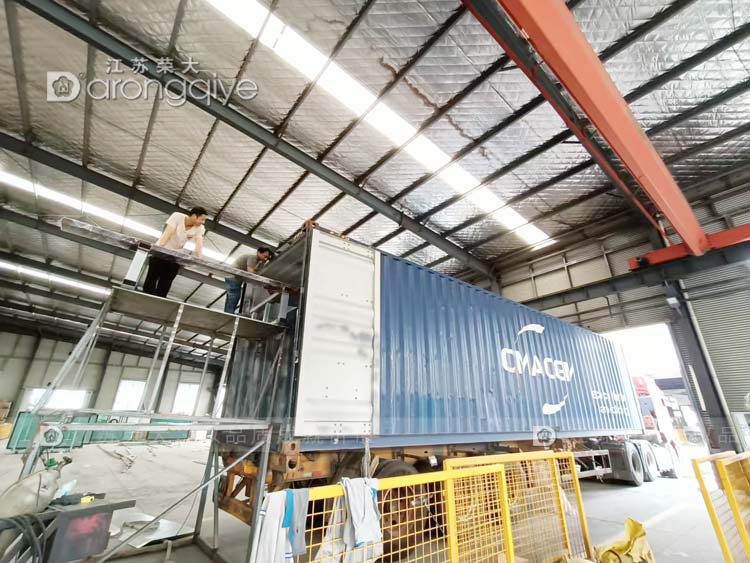 第二批智慧公交站臺正式發往德國配圖二